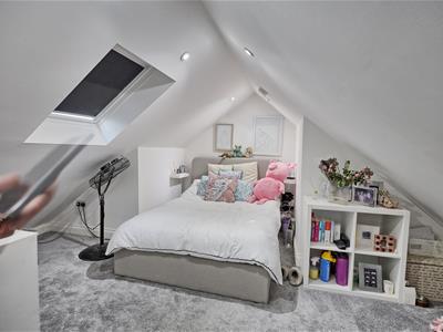 LOFT ROOM
